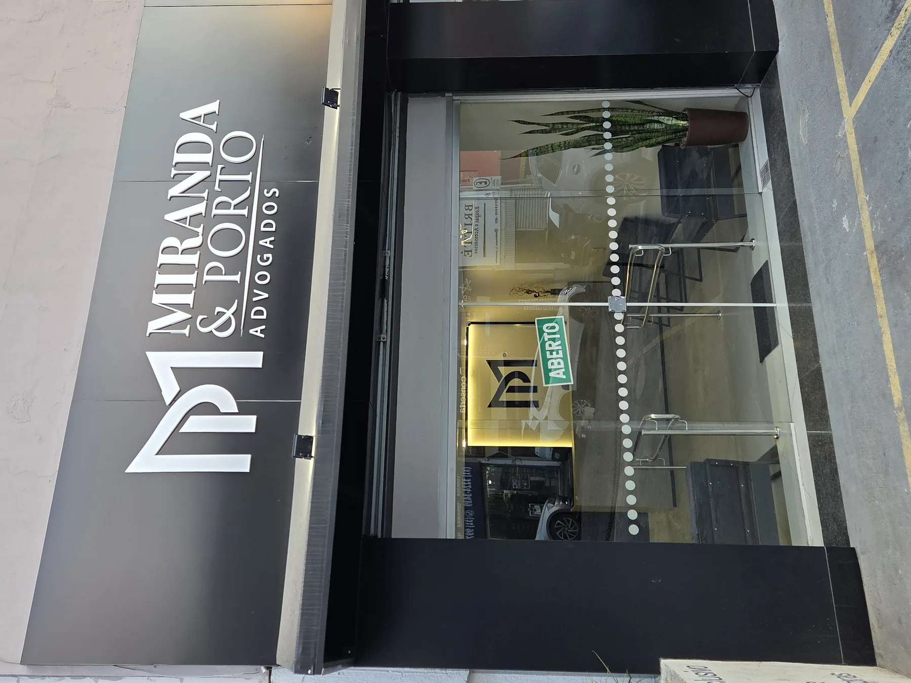 Fachada do escritório Miranda & Porto Advogados